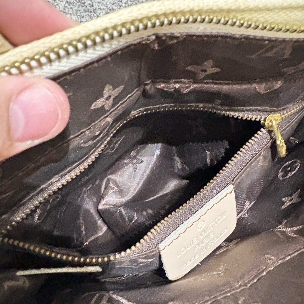 Louis Vuitton Beige and Black Shoulder Bag - Picture 6 of 9